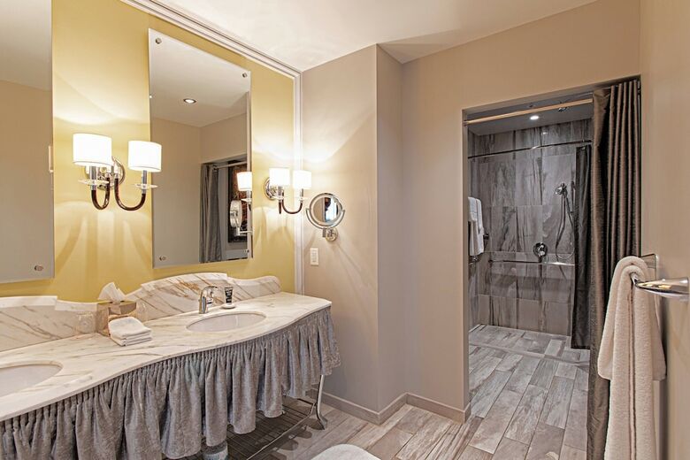 Grand Bohemian Hotel Charleston, Autograph Collection
