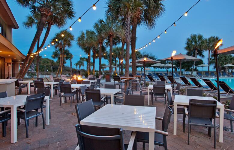 Hotel The Beach House A Holiday Inn Resort