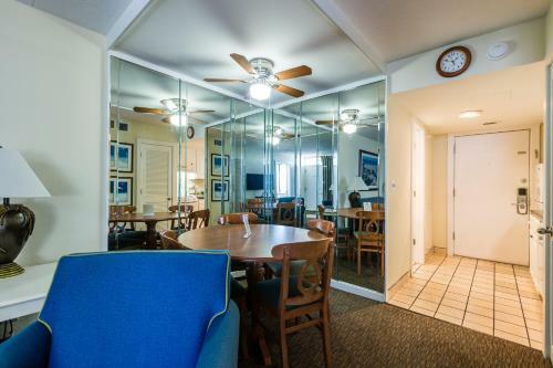 Hotel Schooner Beach And Racquet Club