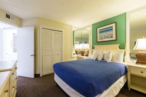 Hotel Schooner Beach And Racquet Club