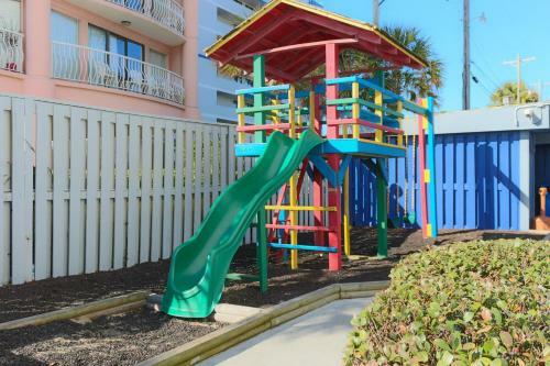 Hotel Schooner Beach And Racquet Club
