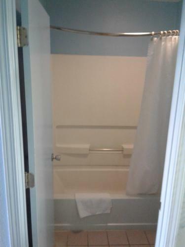 Oyo Hotel Brownsville Tn I-40