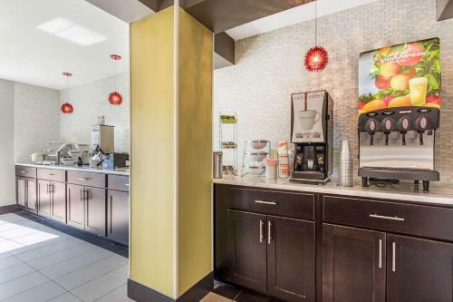 Hotel Country Hearth Inn & Suites