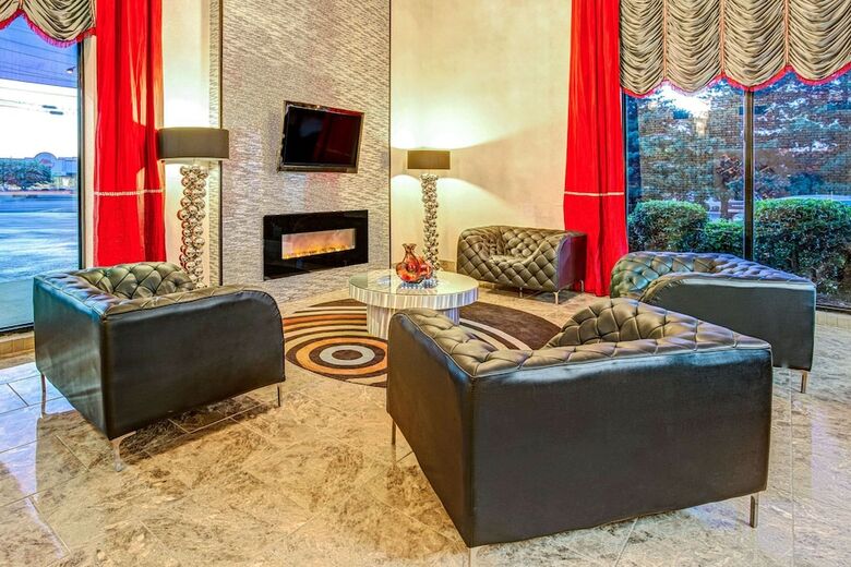 Ramada Murfreesboro Hotel