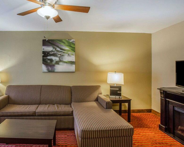 Hotel Quality Suites Nashville Airport