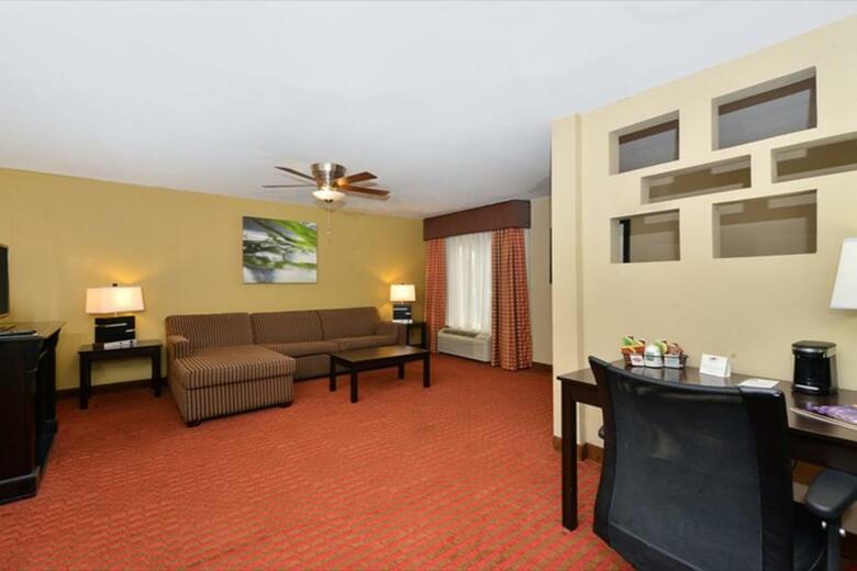 Hotel Quality Suites Nashville Airport