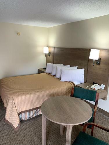 Hotel Riverside Motor Lodge - Pigeon Forge