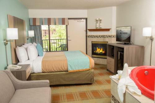 Hotel Pigeon River Inn