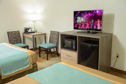 Hotel Pigeon River Inn