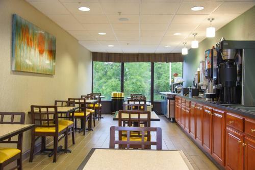Hotel Pigeon River Inn