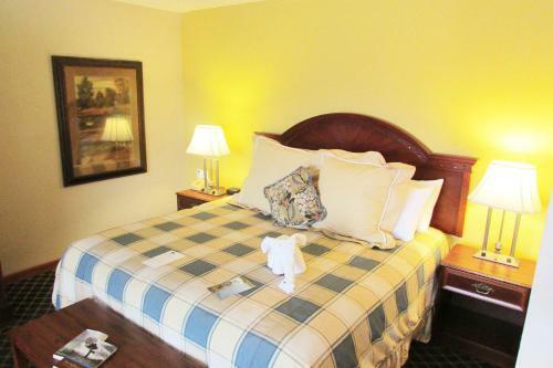Arbors At Island Landing Hotel & Suites