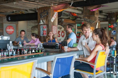 Hotel Crown Reef Beach Resort And Waterpark