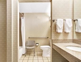 Motel Baymont Inn & Suites Houston- Sam Houston Parkway