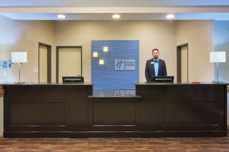 Holiday Inn Express Hotel & Suites Alvarado