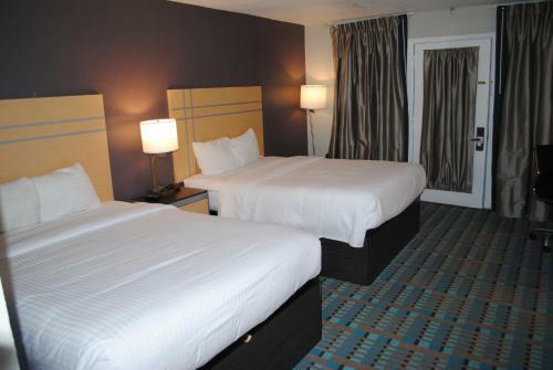 Hotel Fifth Season Inn & Suites