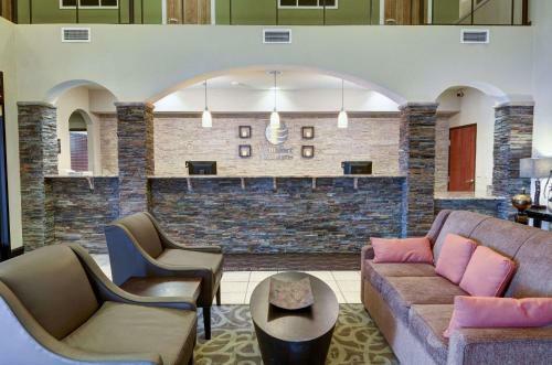Hotel Comfort Inn And Suites Medical West