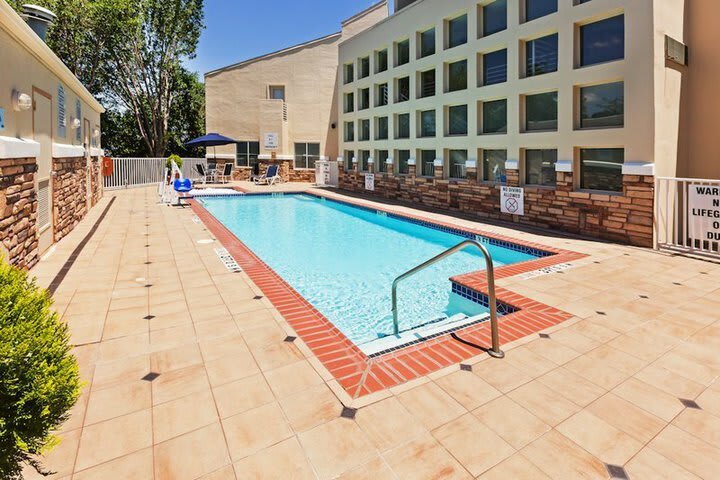 Holiday Inn Express Hotel & Suites Arlington/six Flags Area
