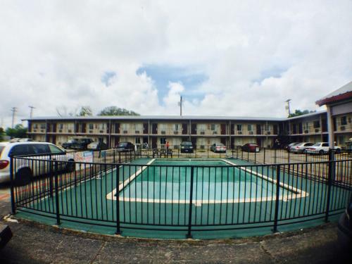 Austin Motor Inn