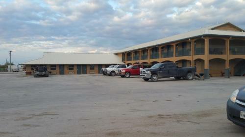 Motel Derrick Inn