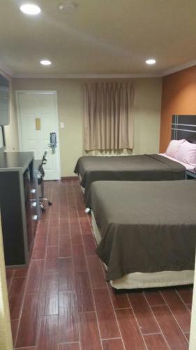 Motel Derrick Inn