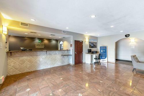Hotel Quality Suites South Austin
