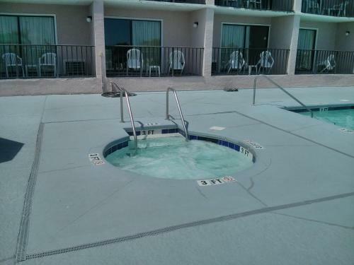 Tropical Seas Hotel