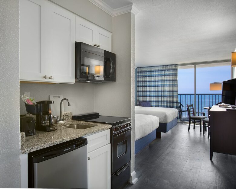 Hotel Compass Cove