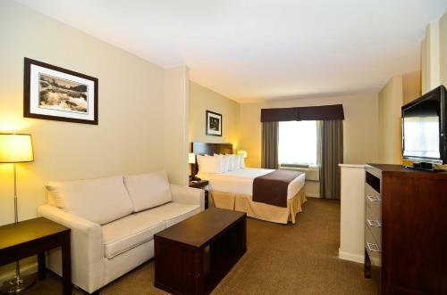 Hotel Baymont By Wyndham Columbus