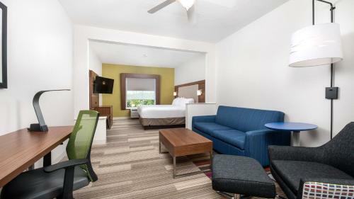 Holiday Inn Express Hotel And Suites Conroe