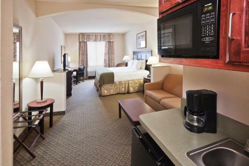 Holiday Inn Express Hotel And Suites Corsicana I-45