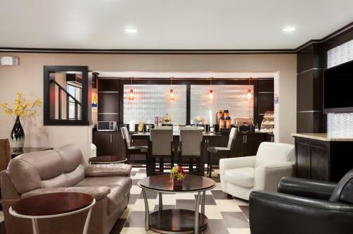 Hotel Days Inn & Suites By Wyndham Conroe North