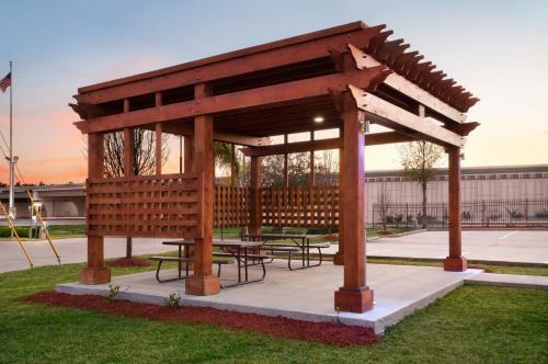 Hotel Days Inn & Suites By Wyndham Conroe North