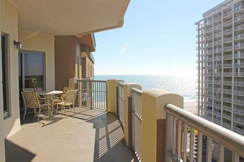 Apartamento Royal Palms 704