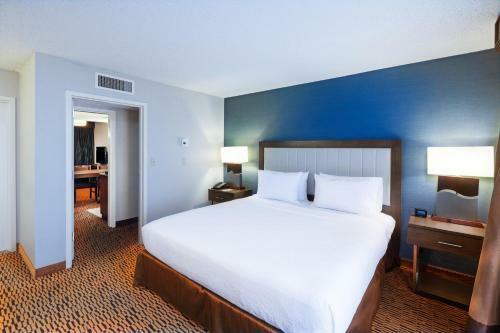 Hotel Embassy Suites Dallas - Market Center