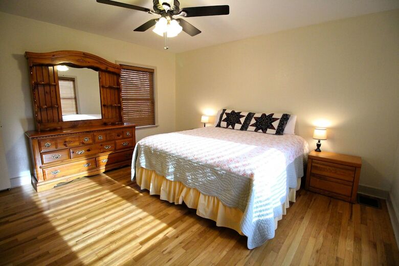 Hotel Peach Tree Inn & Suites