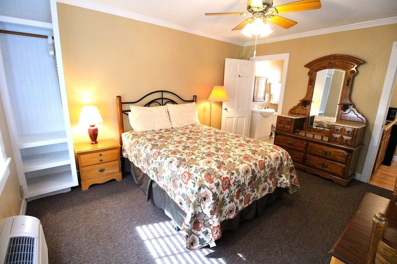 Hotel Peach Tree Inn & Suites