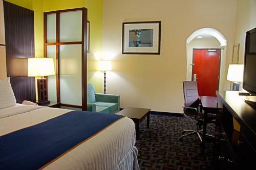 Hotel Super 8 Dfw Airport North