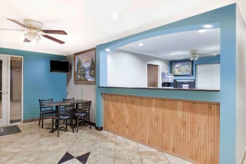 Hotel Days Inn By Wyndham Kenedy