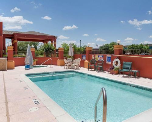 Hotel Comfort Suites La Porte