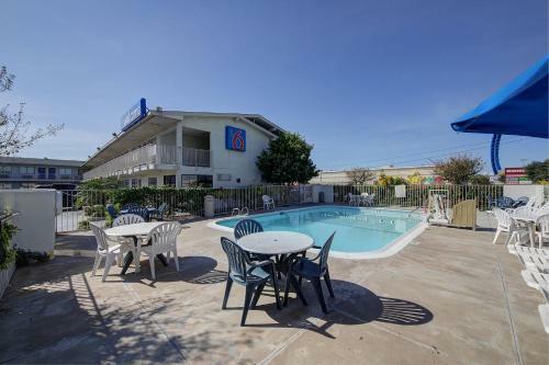 Motel 6 Laredo South