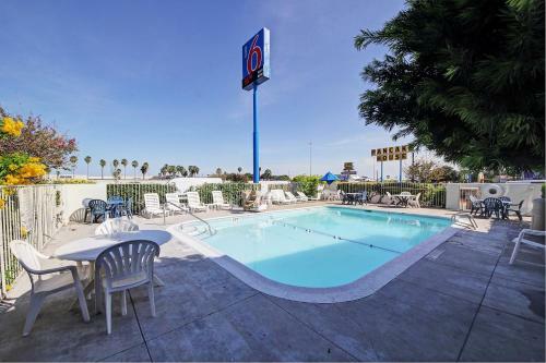 Motel 6 Laredo South