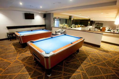 Hotel Doubletree By Hilton Midland Plaza