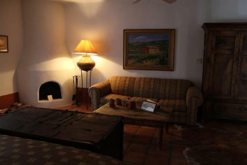 Hotel Cibolo Creek Ranch