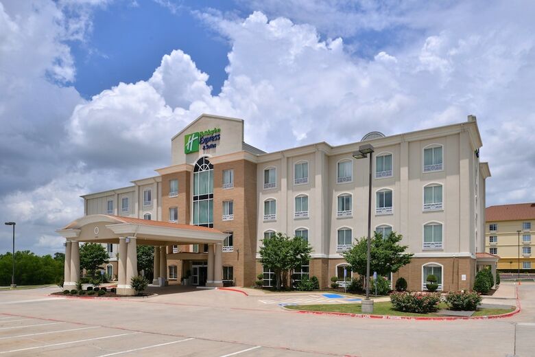 Holiday Inn Express Hotel & Suites Sherman Highway 75
