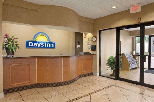 Hotel Days Inn & Suites North Stone Oak
