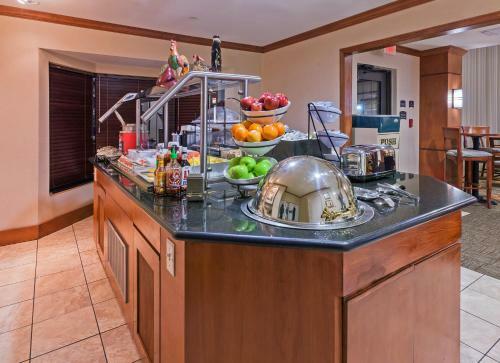 Hotel Staybridge Suites Fiesta San Antonio