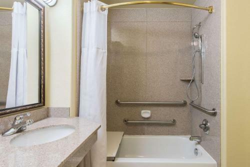 Hotel Baymont Inn & Suites Wichita Falls