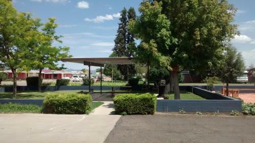 Adobe Sands Motel
