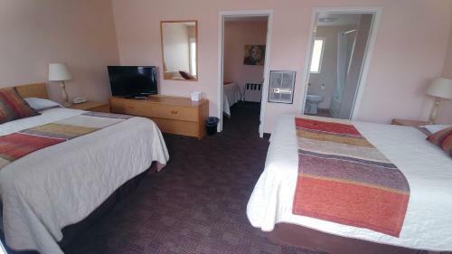 Blue Pine Motel
