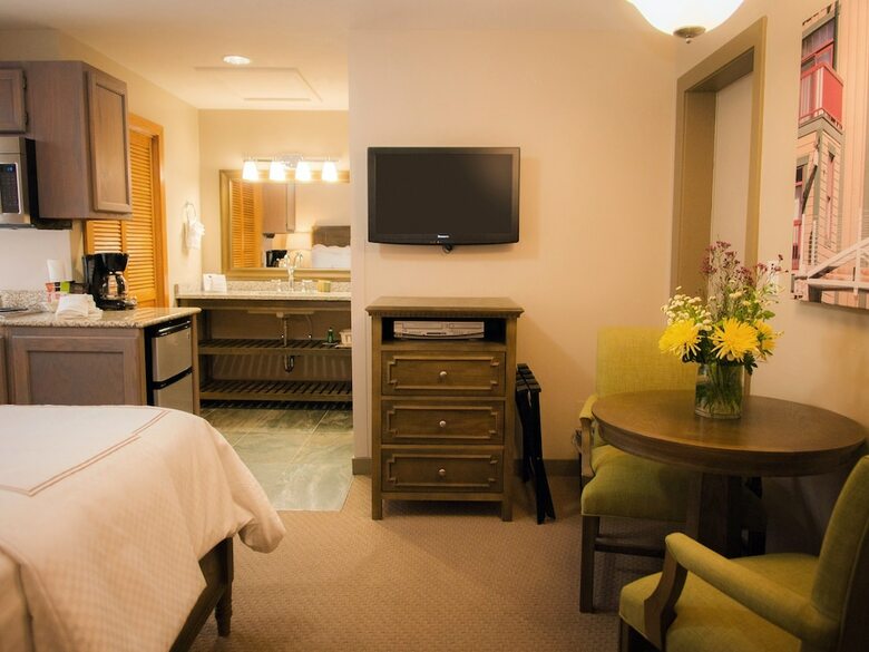 Hotel Raintree's Park Plaza Park City